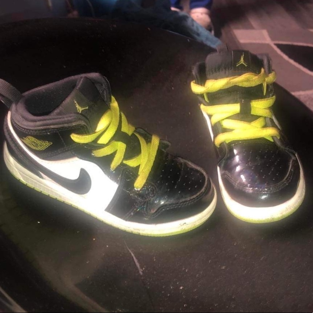 Boys toddler Nike shoes